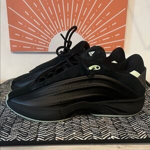 Adidas Men's Black and White Sneakers